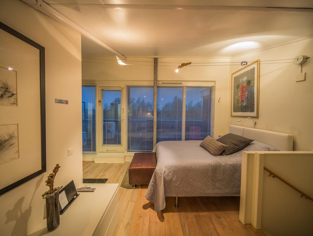 Bed and Breakfast Sleep At Slim Amsterdam Exterior foto