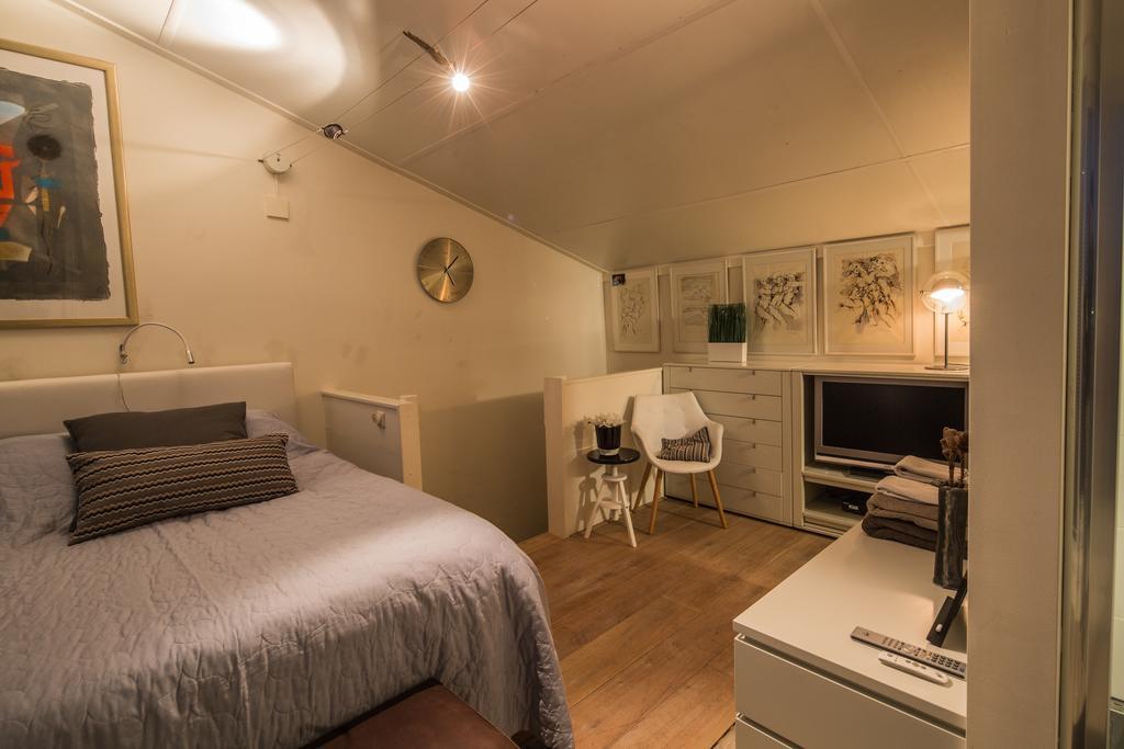 Bed and Breakfast Sleep At Slim Amsterdam Exterior foto