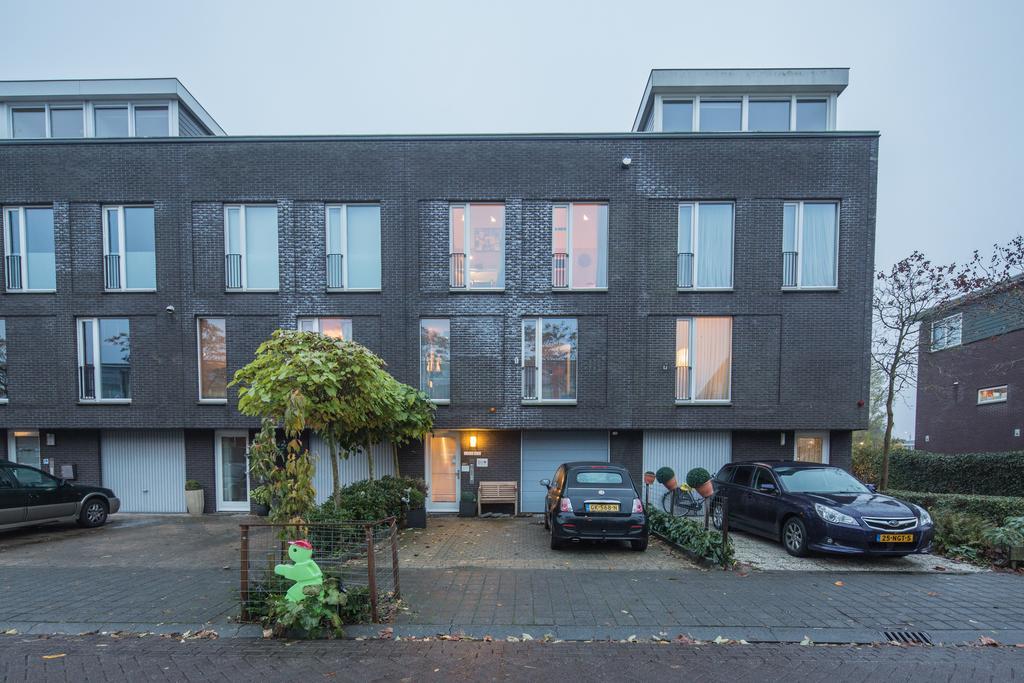 Bed and Breakfast Sleep At Slim Amsterdam Exterior foto