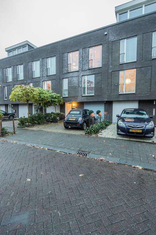 Bed and Breakfast Sleep At Slim Amsterdam Exterior foto